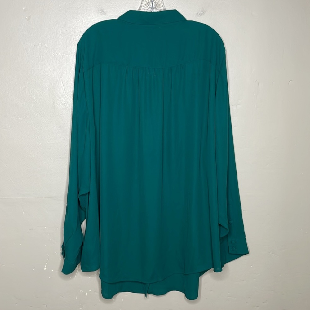 TORRID Button Front Blouse Green MADISON Rhinestone Buttons Long Sleeve NWT 5X - Picture 2 of 15